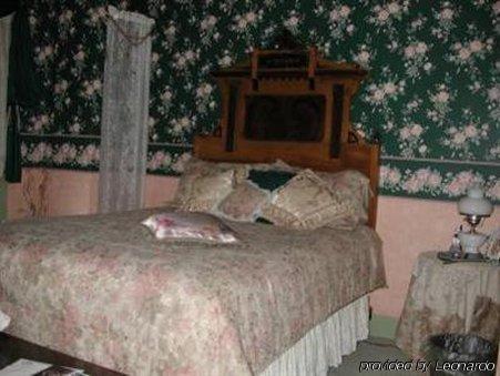 Rocking Horse Inn Ravenna Room photo