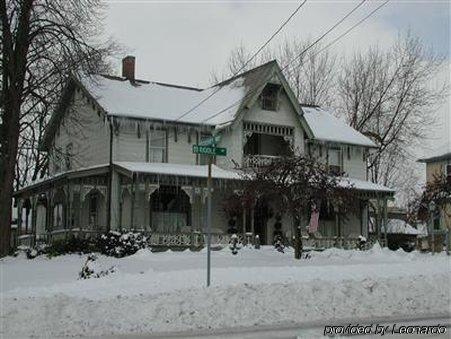 Rocking Horse Inn Ravenna Exterior photo