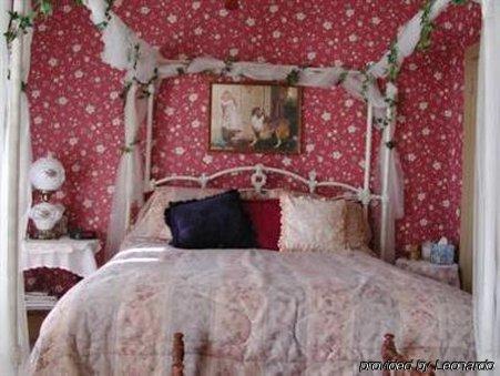 Rocking Horse Inn Ravenna Room photo